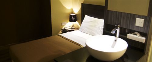 Zotel Business & Leisure Hotel Kuching Exterior foto