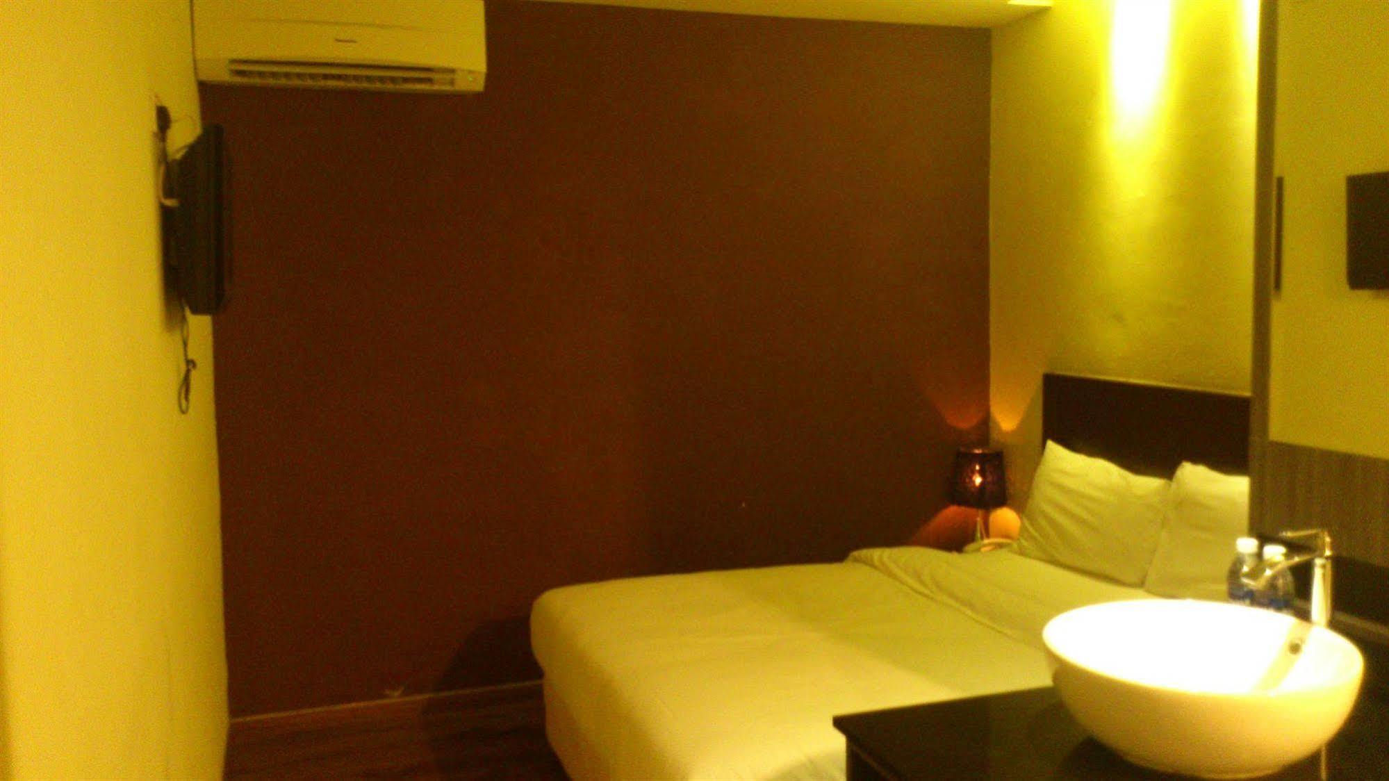 Zotel Business & Leisure Hotel Kuching Exterior foto
